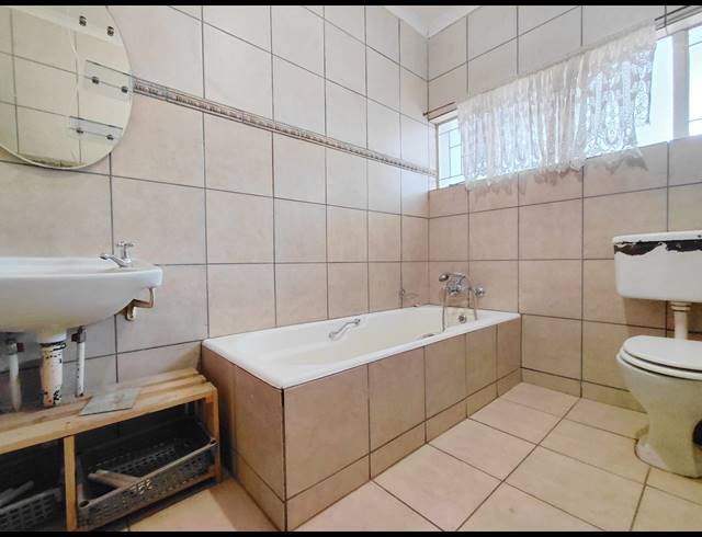 4 BEDROOM FREESTANDING FOR SALE IN CHROOMPARK